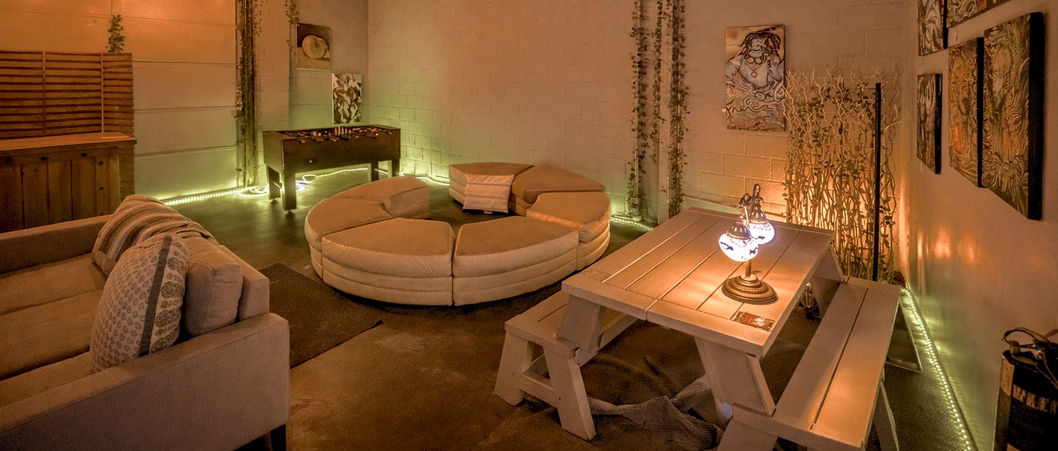 AlmaDose Denver lounge and facilitation space.